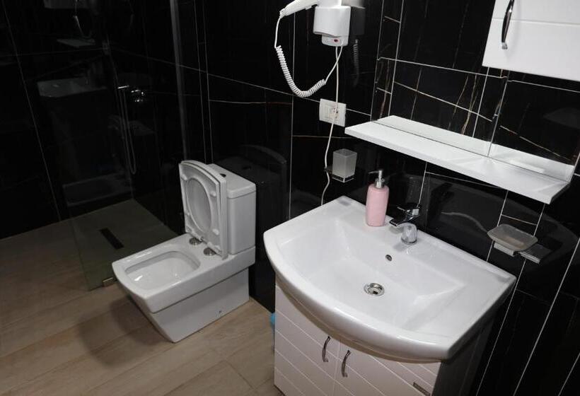 חדר לארבעה סטנדרטי עם מרפסת, Gusto