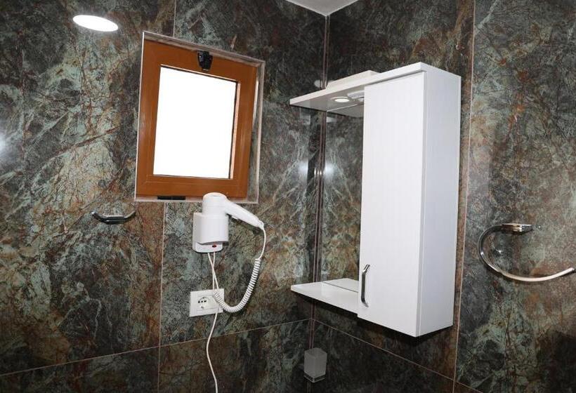 חדר לארבעה סטנדרטי עם מרפסת, Gusto