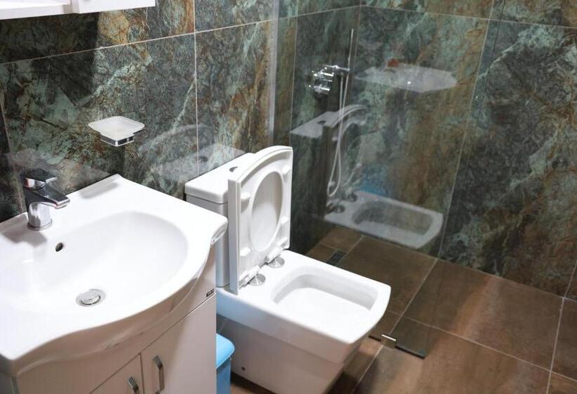 חדר סטנדרט לשלושה עם מרפסת, Gusto