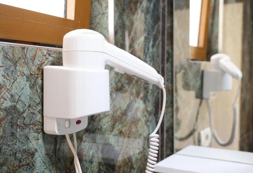 חדר סטנדרט לשלושה עם מרפסת, Gusto