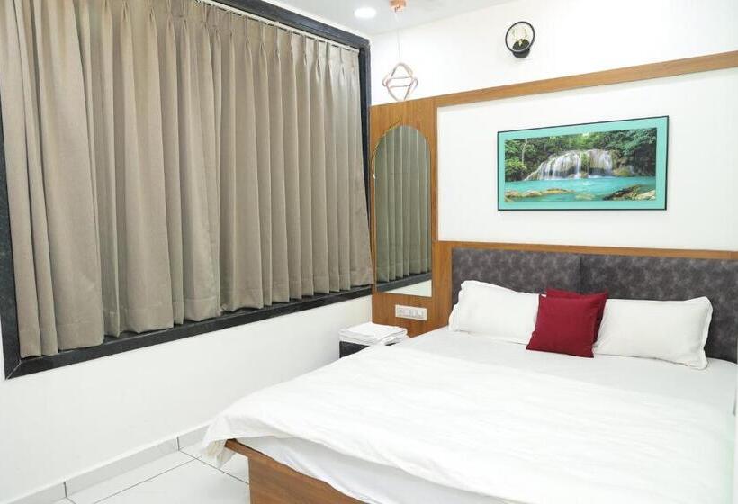 חדר משפחתי, Hari Home Stay