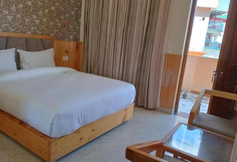 חדר סטנדרט יחיד, The Wild Arena