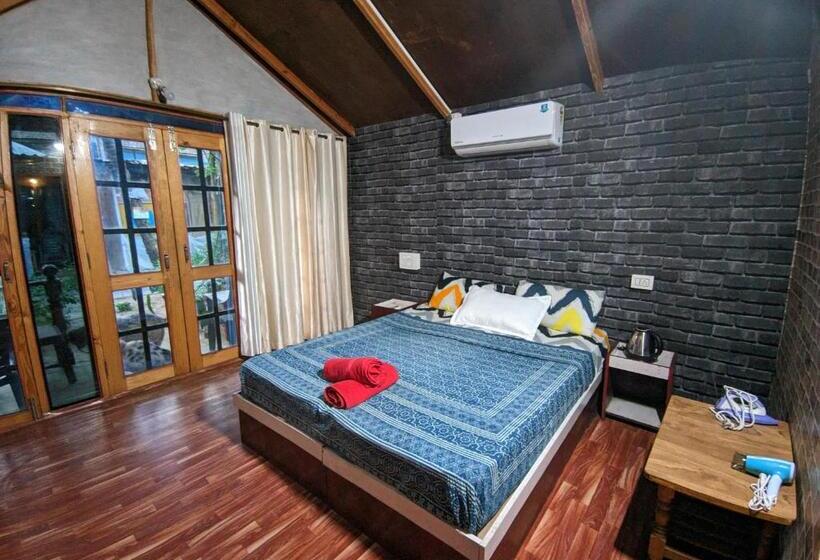 חדר דלוקס, Tides By Tb