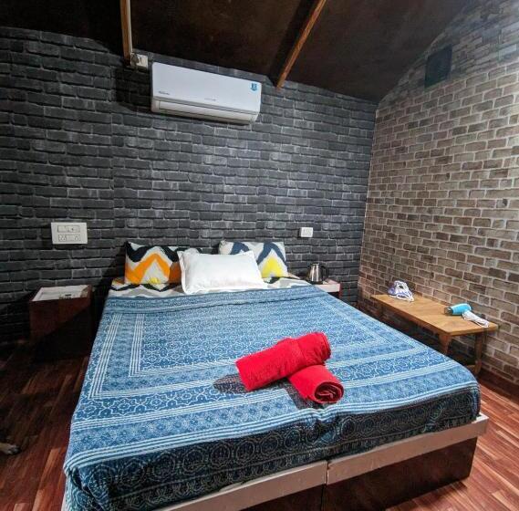 חדר דלוקס, Tides By Tb