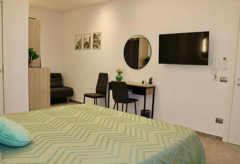 デラックスルーム, Allumaro House