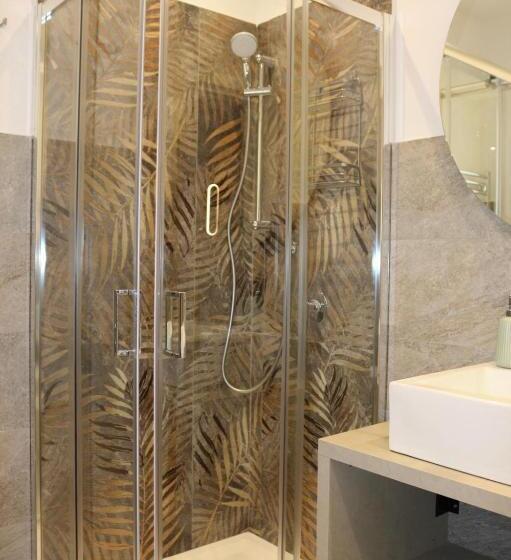 デラックスルーム, Allumaro House