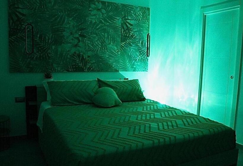 デラックスルーム, Allumaro House