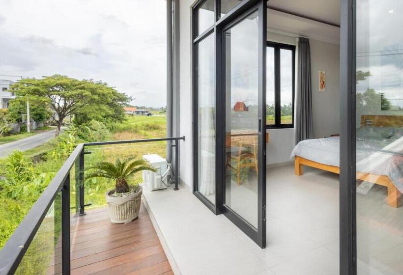 标准间带阳台, D`arka Guesthouse