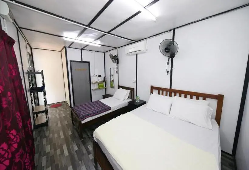 スーペリアースイート, Oyo 90960 Rajawali D Cabin Chalet Roomstay
