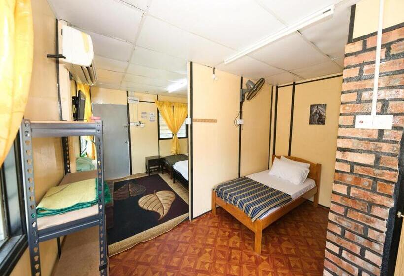 スイート(家族用), Oyo 90960 Rajawali D Cabin Chalet Roomstay