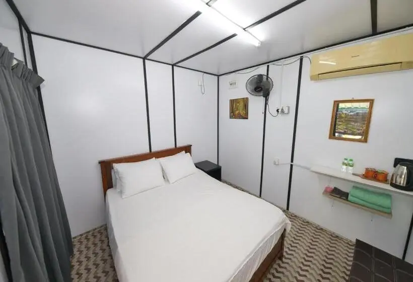 デラックスルーム, Oyo 90960 Rajawali D Cabin Chalet Roomstay