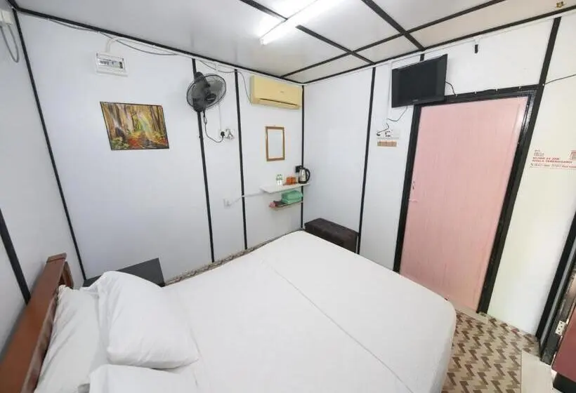 デラックスルーム, Oyo 90960 Rajawali D Cabin Chalet Roomstay