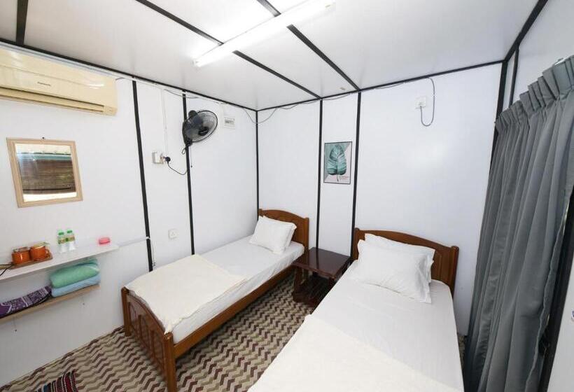 デラックスルーム, Oyo 90960 Rajawali D Cabin Chalet Roomstay