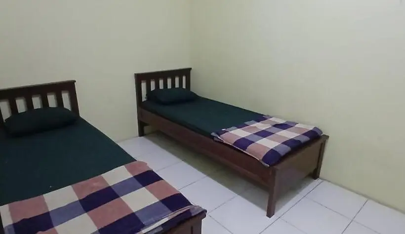 エコノミールーム, Oyo 93861 Adinda Guest House Syariah
