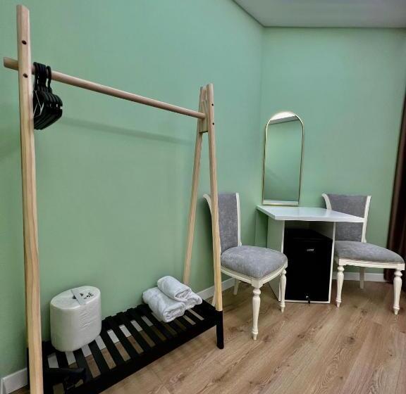 غرفة قياسية ثلاثية مزودة بشرفة, Spiranca Luxury Suites