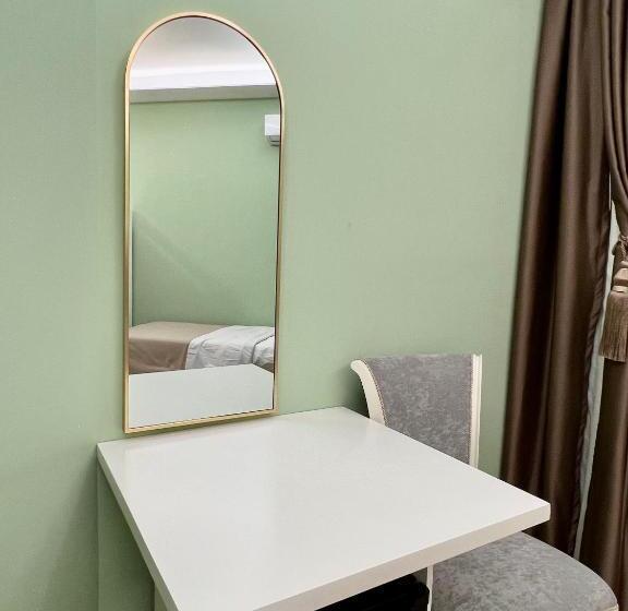 غرفة قياسية ثلاثية مزودة بشرفة, Spiranca Luxury Suites