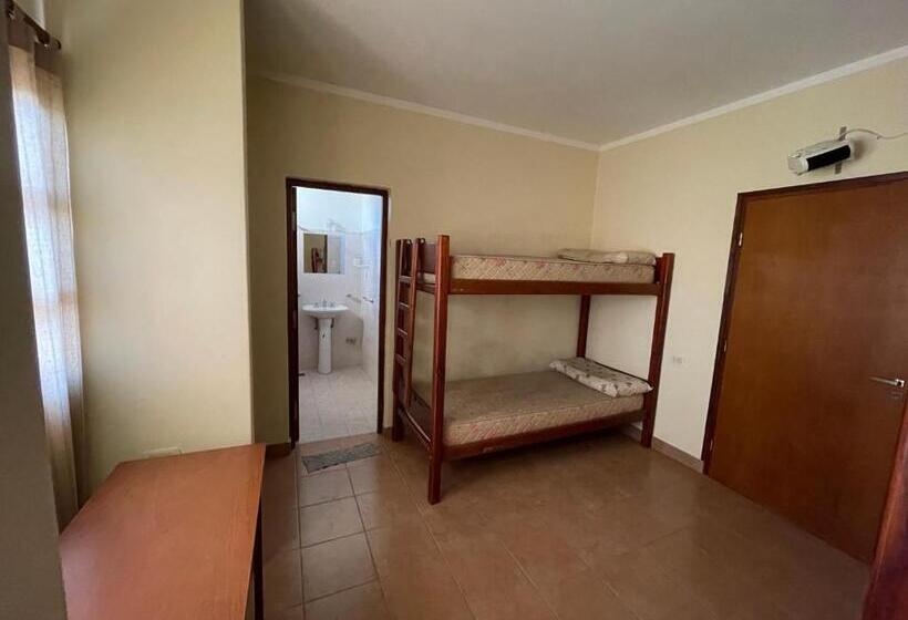 이코노미 쿼드러플룸(공용 화장실), Casa De Retiros Virgen De Guadalupe, Finca La Soledad. Bodega Prelatura