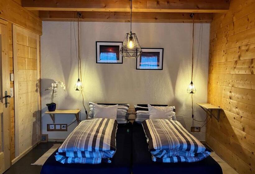 디럭스 룸 킹사이즈 침대, Chalet Alpina Gyger