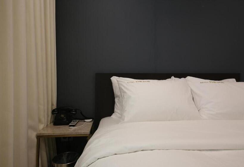 スタンダードルーム, The One