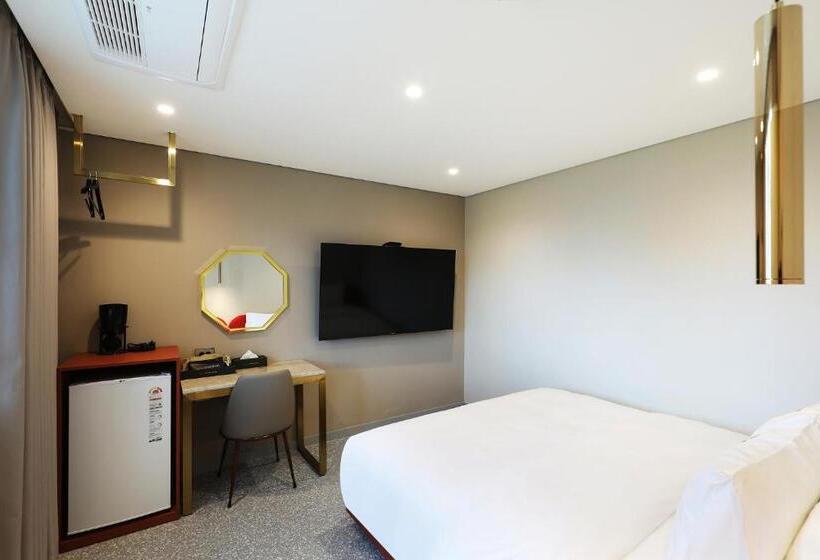 キングサイズベッドのデラックスルーム, The One