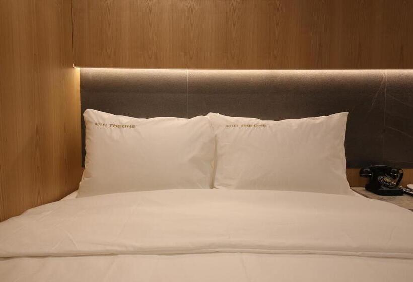 スーペリアファミリールーム, The One