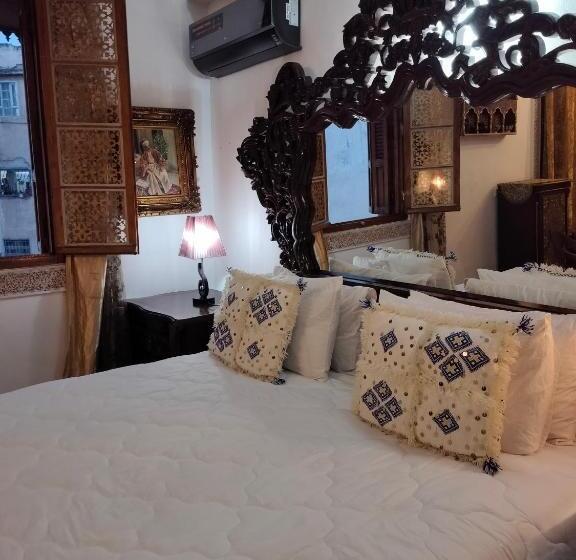 سوییت لوکس, Riad Laraichi Palace Suites