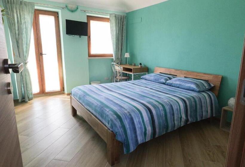 غرفة قياسية مزوَّدة بشُرفة, B&b Casa V Ale