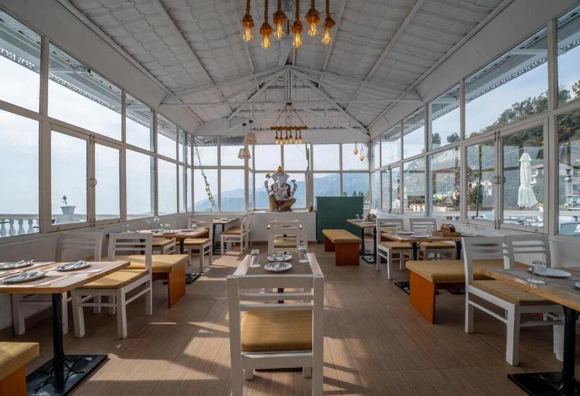 اتاق لوکس با تخت بزرگ, White House Mussoorie