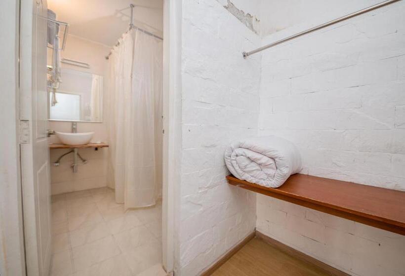 اتاق اکونومی, White House Mussoorie