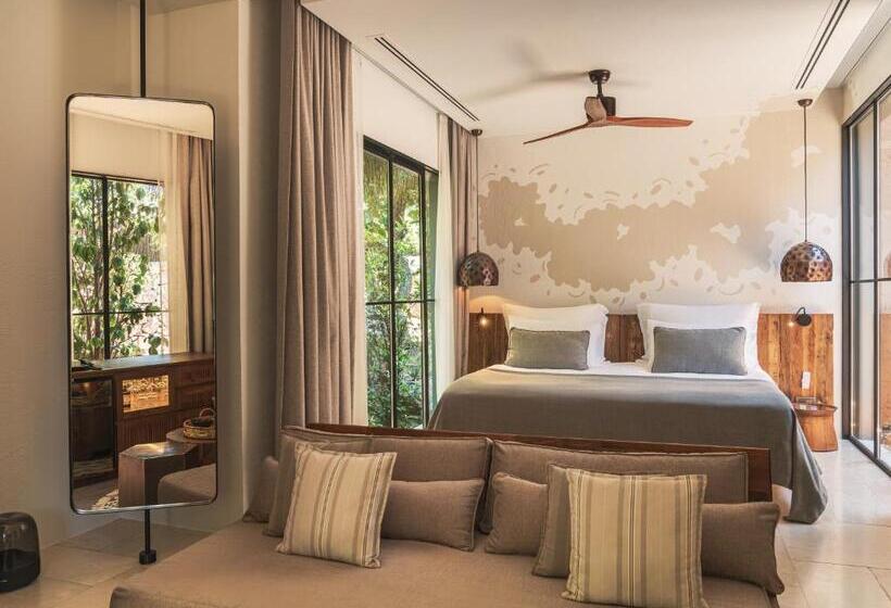 جناح جونيور, Yazz Collective