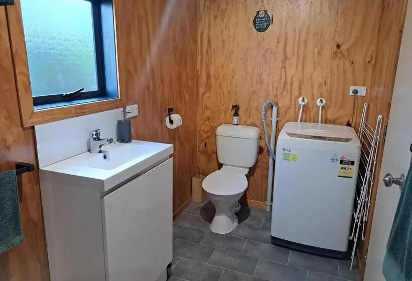スタンダードルーム, Crinkly Cottage