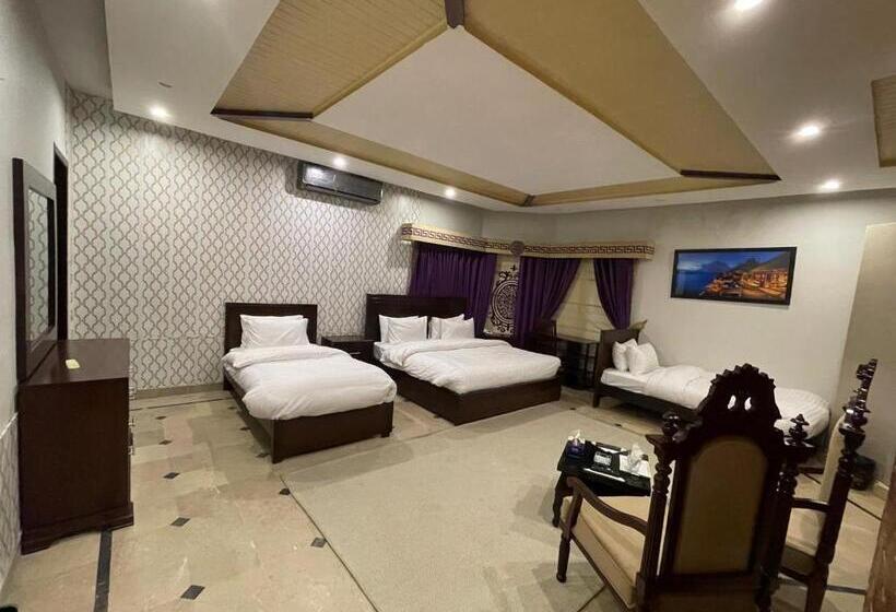 Deluxe Room Mountain View, Trail Residency Guest House