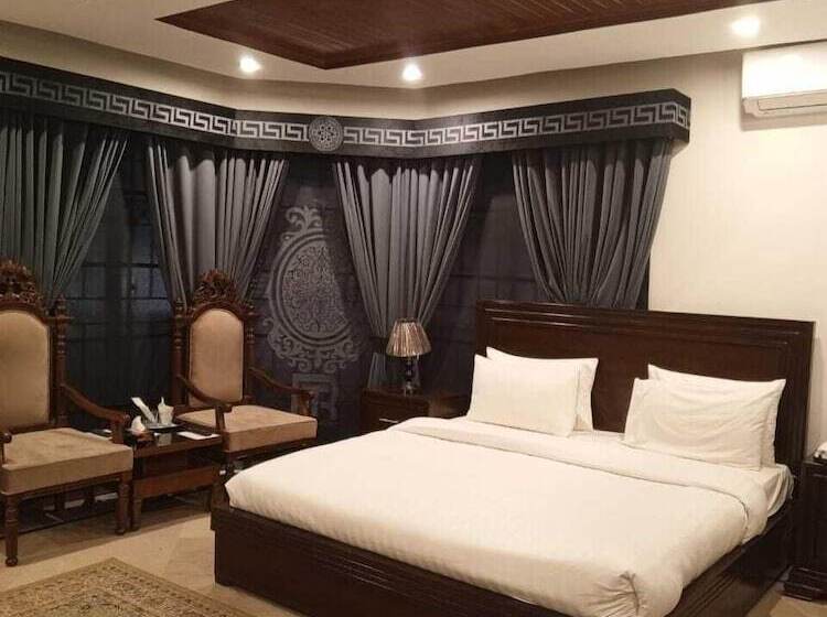 اتاق لوکس, Trail Residency Guest House