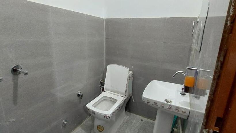 スタンダードルーム, Hotel O Sirsa Hotel & Guest House