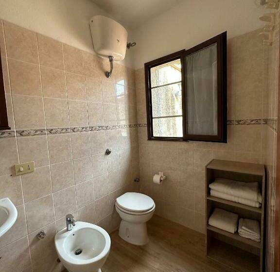 Pokój Czteroosobowy Standard, Mareblu