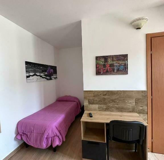 Pokój Czteroosobowy Standard, Mareblu