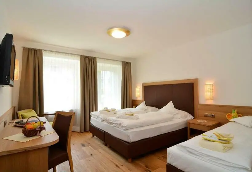 Perhehuone, Family Hotel Posta