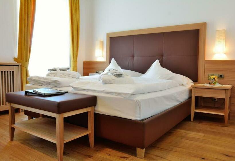 חדר סטנדרט עם מרפסת, Family Hotel Posta