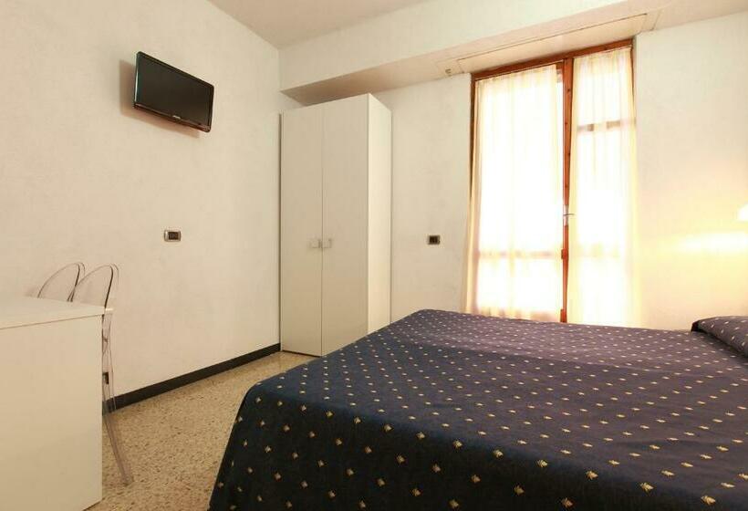 Номер Стандарт, Albergo Al Carugio