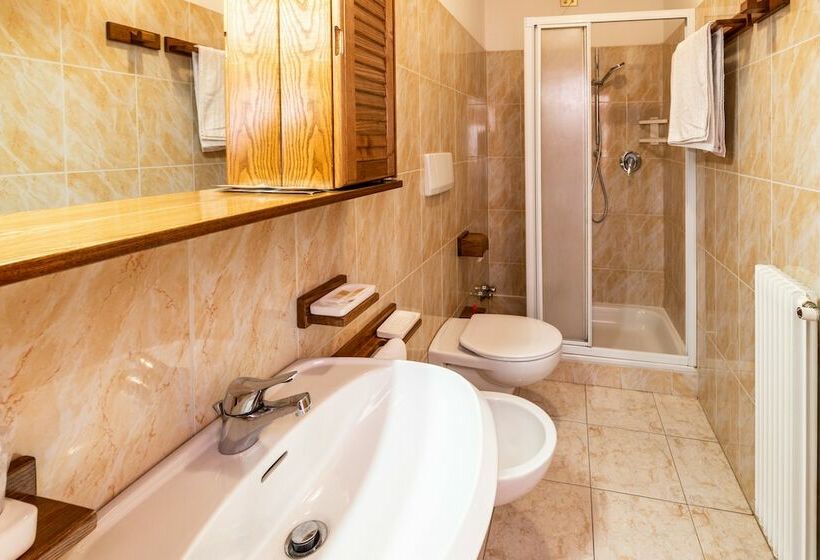 חדר סטנדרט, Albergo Bucaneve