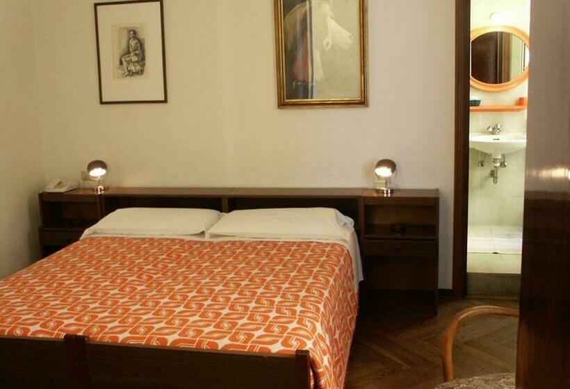 اتاق استاندارد, Albergo Corona