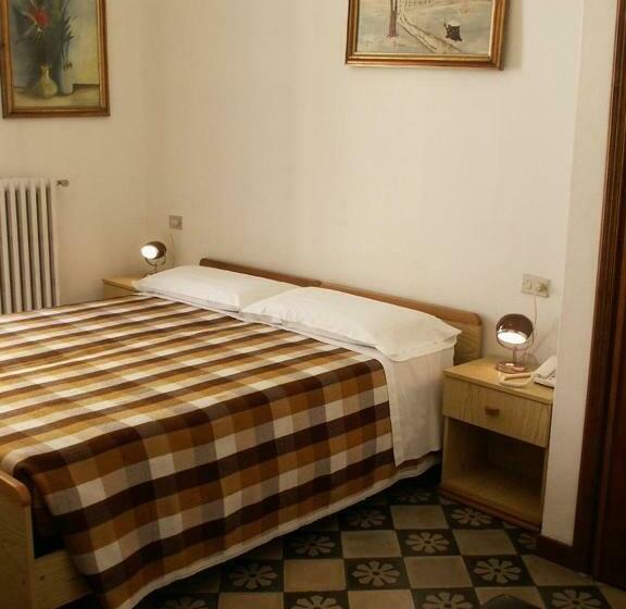 חדר סטנדרט, Albergo Corona