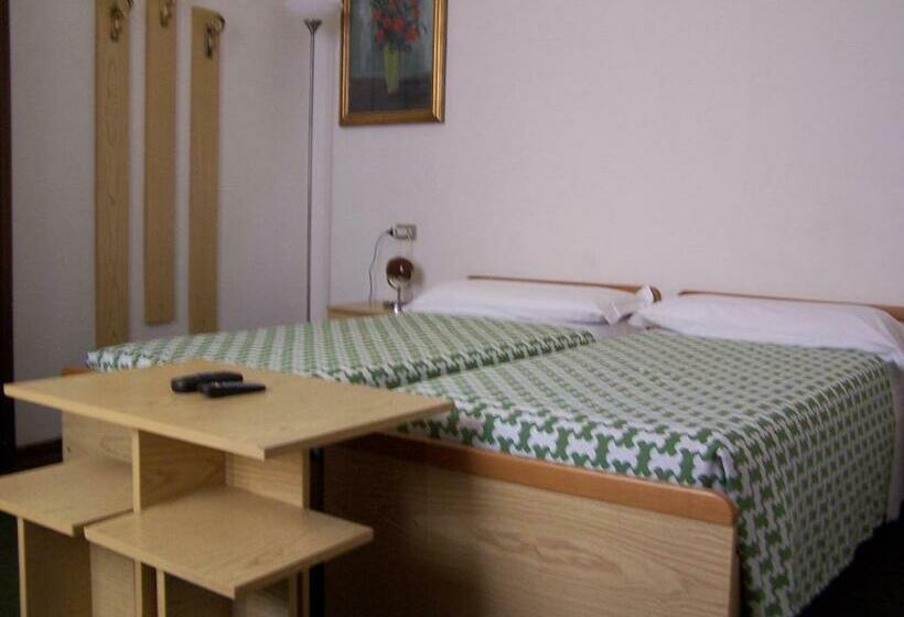 חדר סטנדרט, Albergo Corona