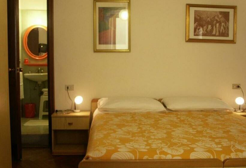 חדר סטנדרט, Albergo Corona