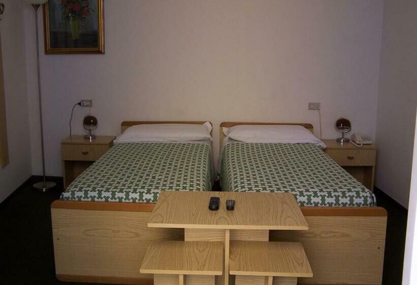 חדר סטנדרט, Albergo Corona