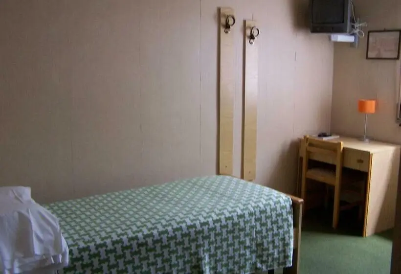 Standard Yhden Hengen Huone, Albergo Corona