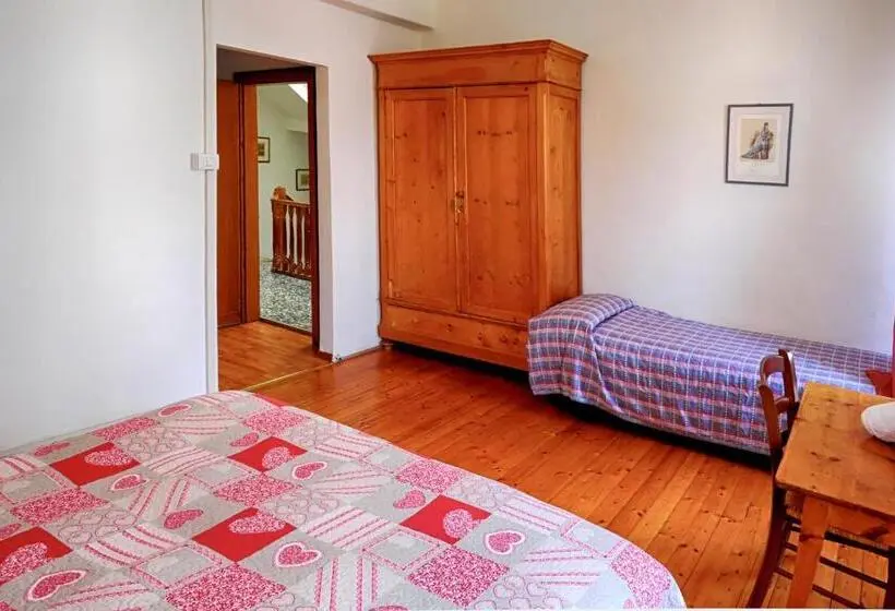 Standard Kolmen Hengen Huone, Albergo La Montanara