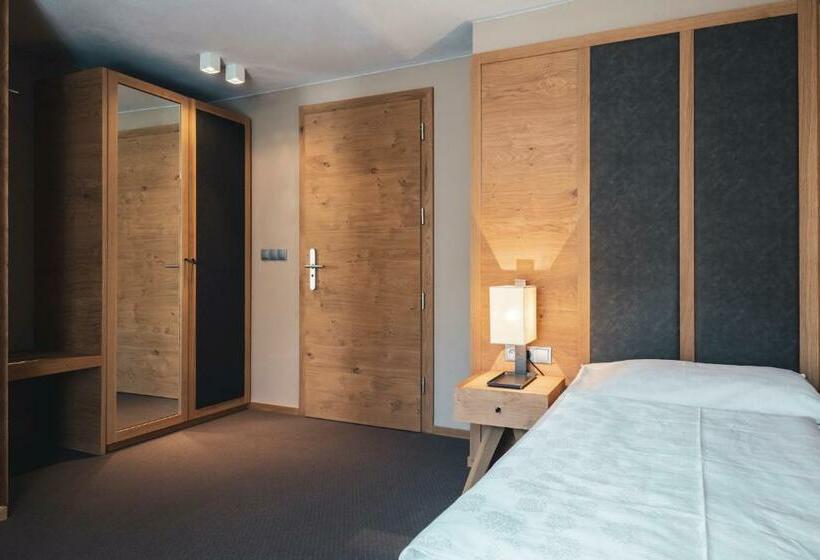 スタンダードシングルルーム, Arlara