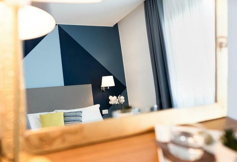 Quarto Estandar, Aurora