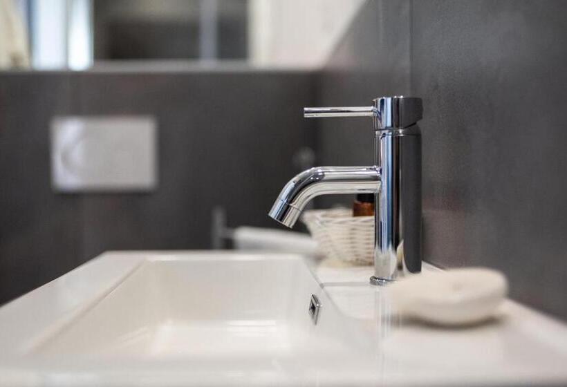 Family Suite, Aurora